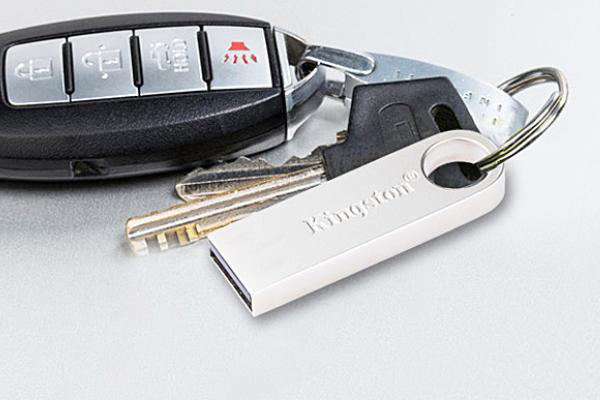 Kingston SE9 16GB USB Drive - Anti-Loss Design