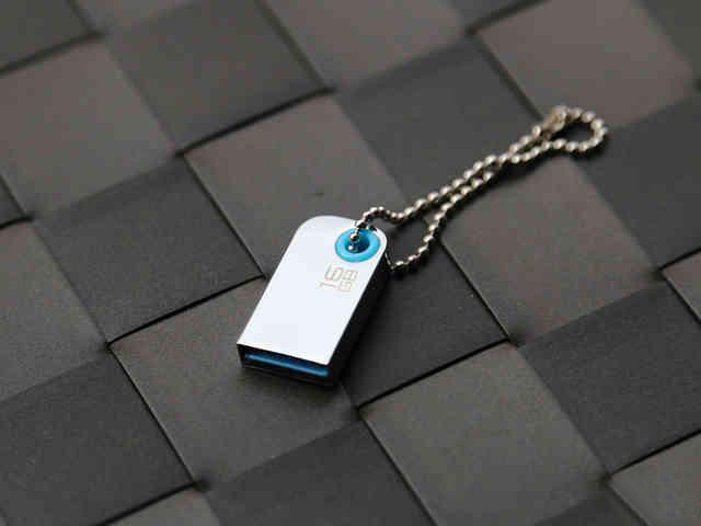 EAGET U85 USB 3.0 Flash Drive - Ultra-Slim Metal Design