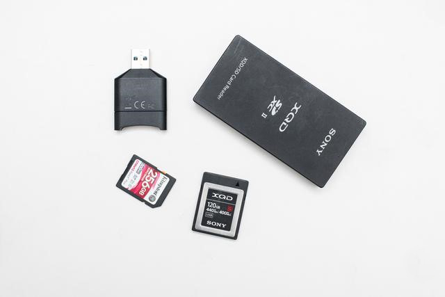 XQD card SD card