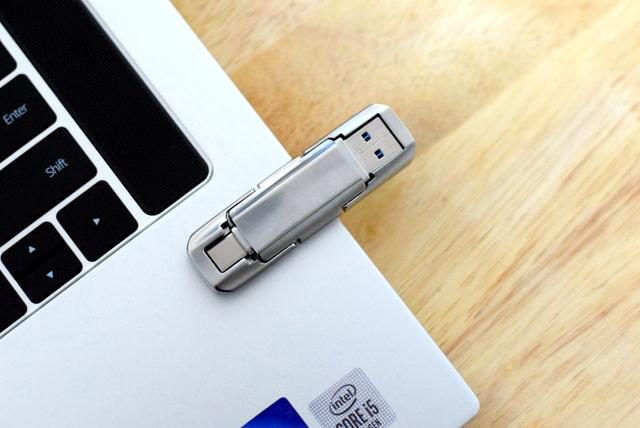 high-speed usb flash drive